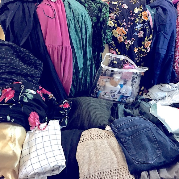 #1 POSH Starter Kits 25 Items All [NWT] + Moly Mailers |5🌟🔝RATED |🌟🔝SELLER - Picture 4 of 15